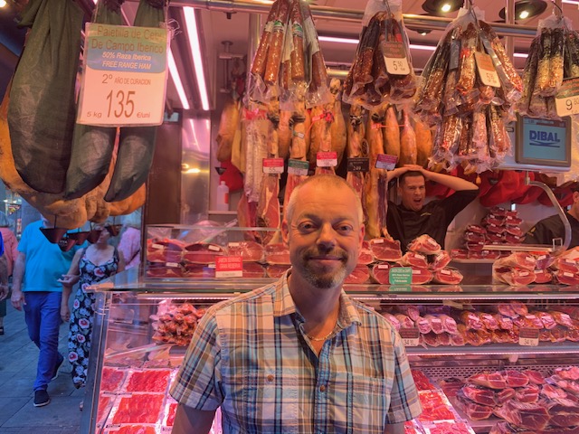 A photograph accompanying this guide to Barcelona