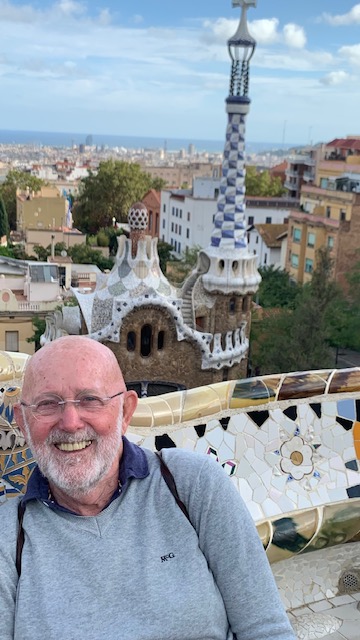 A photograph accompanying this guide to Barcelona