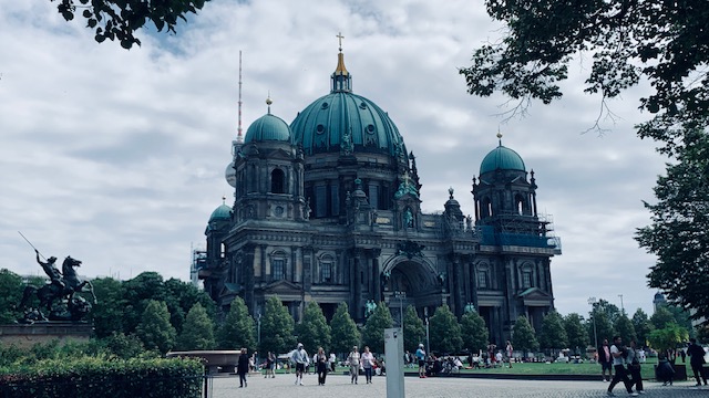 A photograph accompanying this guide to Berlin