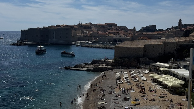 A photograph accompanying this guide to Dubrovnik