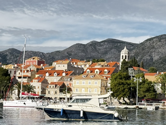A photograph accompanying this guide to Dubrovnik