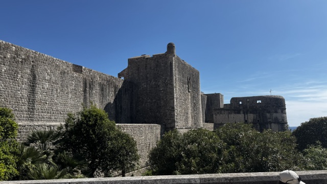 A photograph accompanying this guide to Dubrovnik