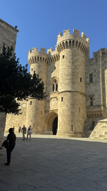 A photograph accompanying this guide to Rhodes