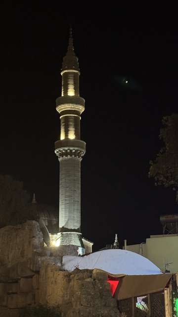 A photograph accompanying this guide to Rhodes