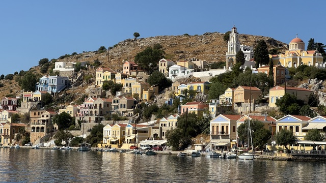 A photograph accompanying this guide to Rhodes