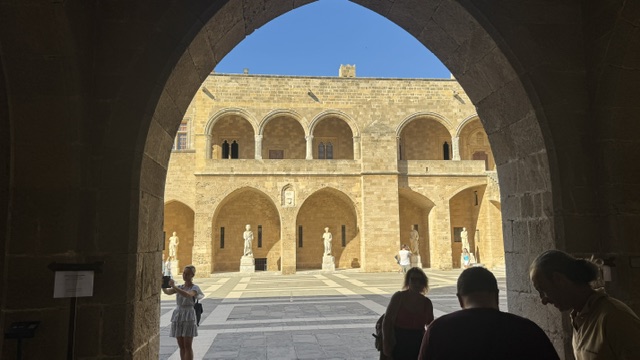 A photograph accompanying this guide to Rhodes