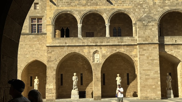 A photograph accompanying this guide to Rhodes