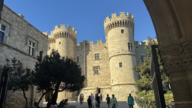 A photograph accompanying this guide to Rhodes