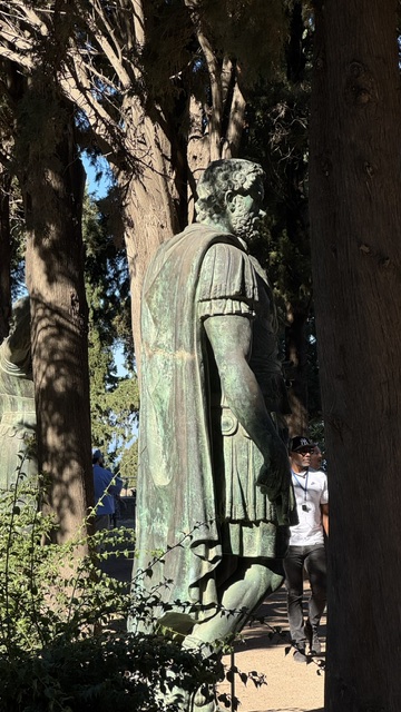 A photograph accompanying this guide to Rhodes