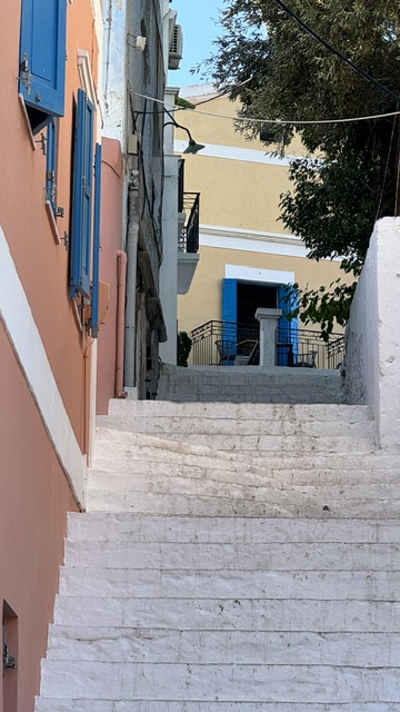 A photograph accompanying this guide to Rhodes