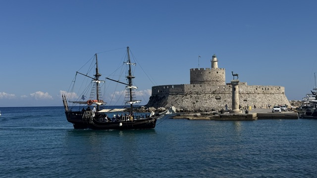 A photograph accompanying this guide to Rhodes