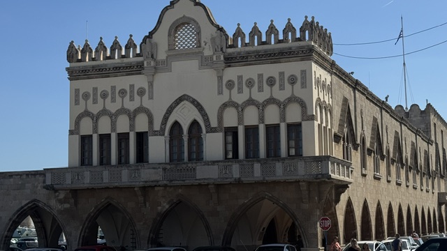 A photograph accompanying this guide to Rhodes